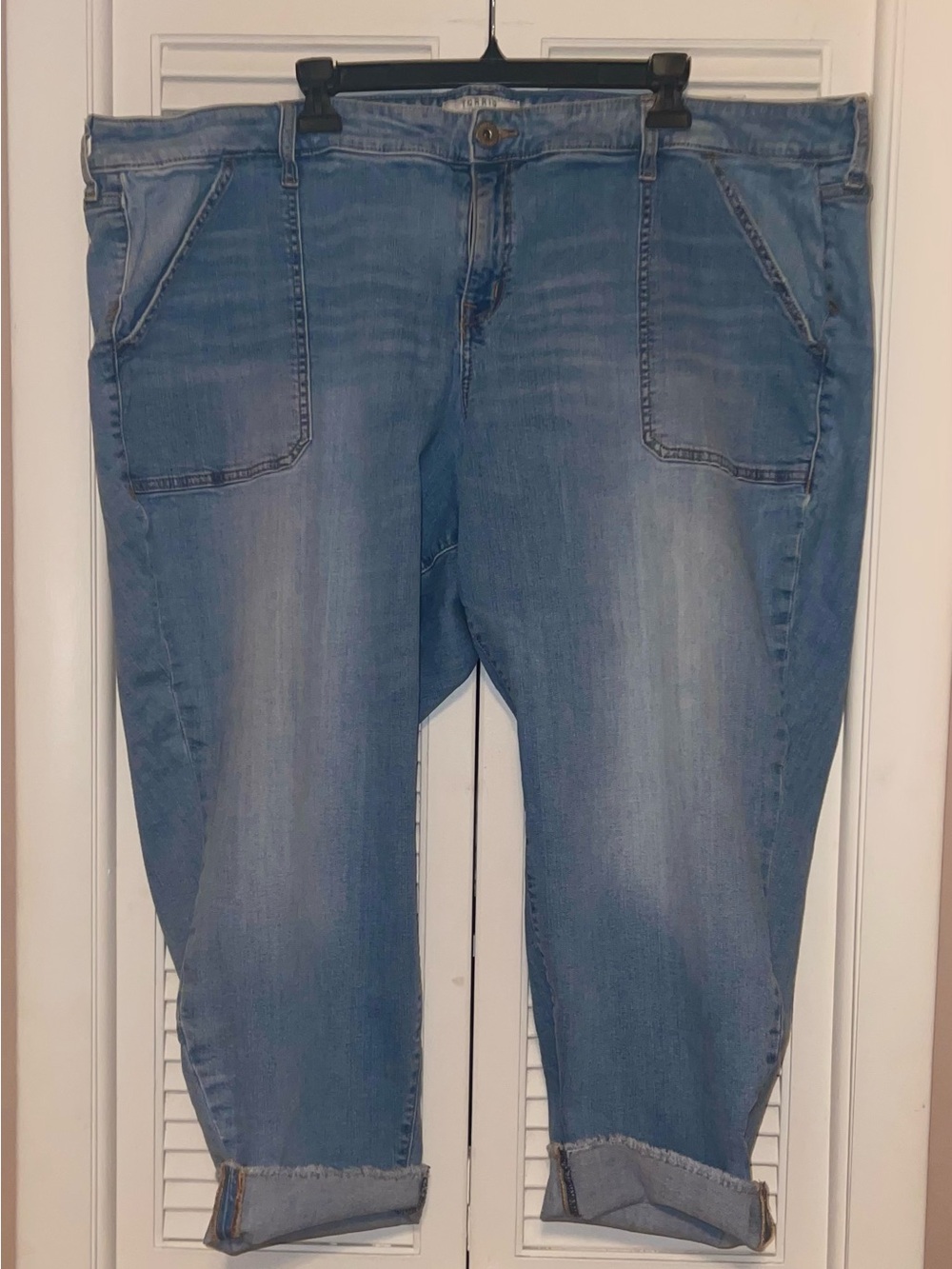 Torrid Boyfriend Cropped Jeans